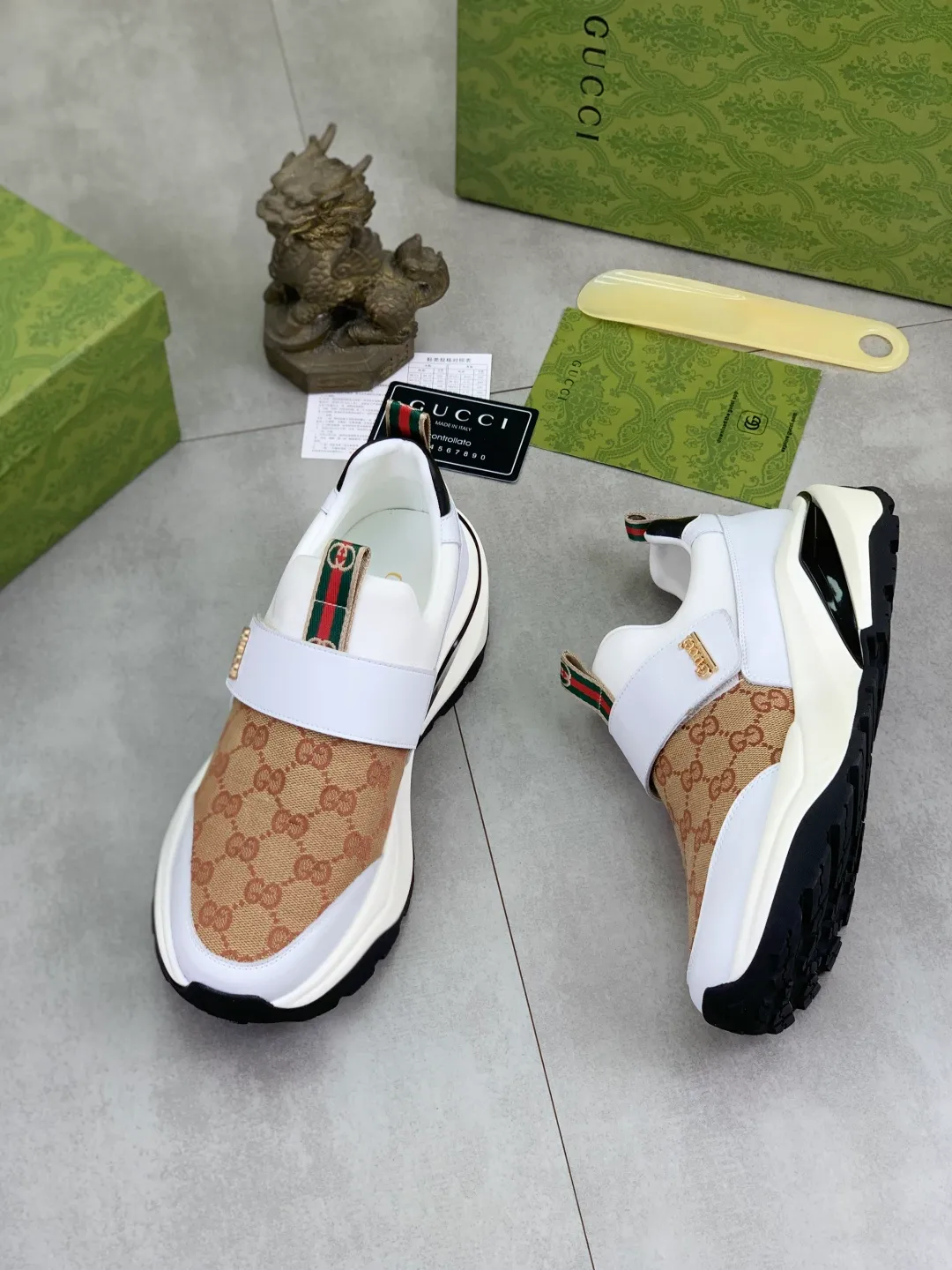 Men's Men's Shoes P440 💰[New Style] 🆘 The latest model from Gucci's official website🎁Classic casual and fashionable men's shoes👟Hot style💥The style is simple and elegant, exclusive for trendy men. Unique official website latest brand elements👑Gucci original decoration, fashionable and generous, the fabric is made of original soft calfskin➕Comfortable soft sheepskin lining ✅The official website specifies wear-resistant foam outsole_full of elasticity, classic model taken in real life🎬Color: 3️⃣colors available😍Number: 38-44